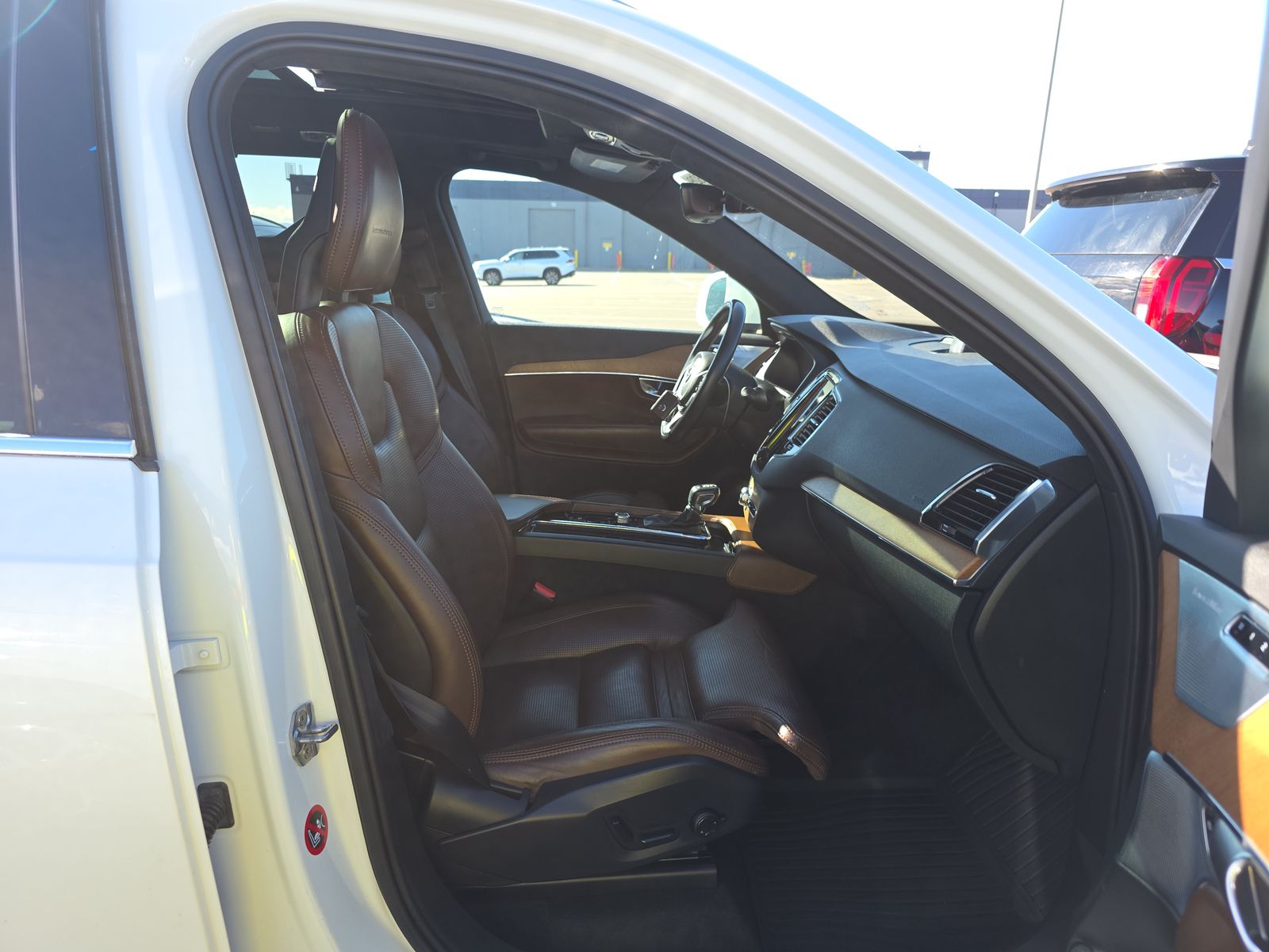 Volvo XC90 T6 Inscription 7-Passenger снимка Volvo XC90 T6 Inscription 7-Passenger
