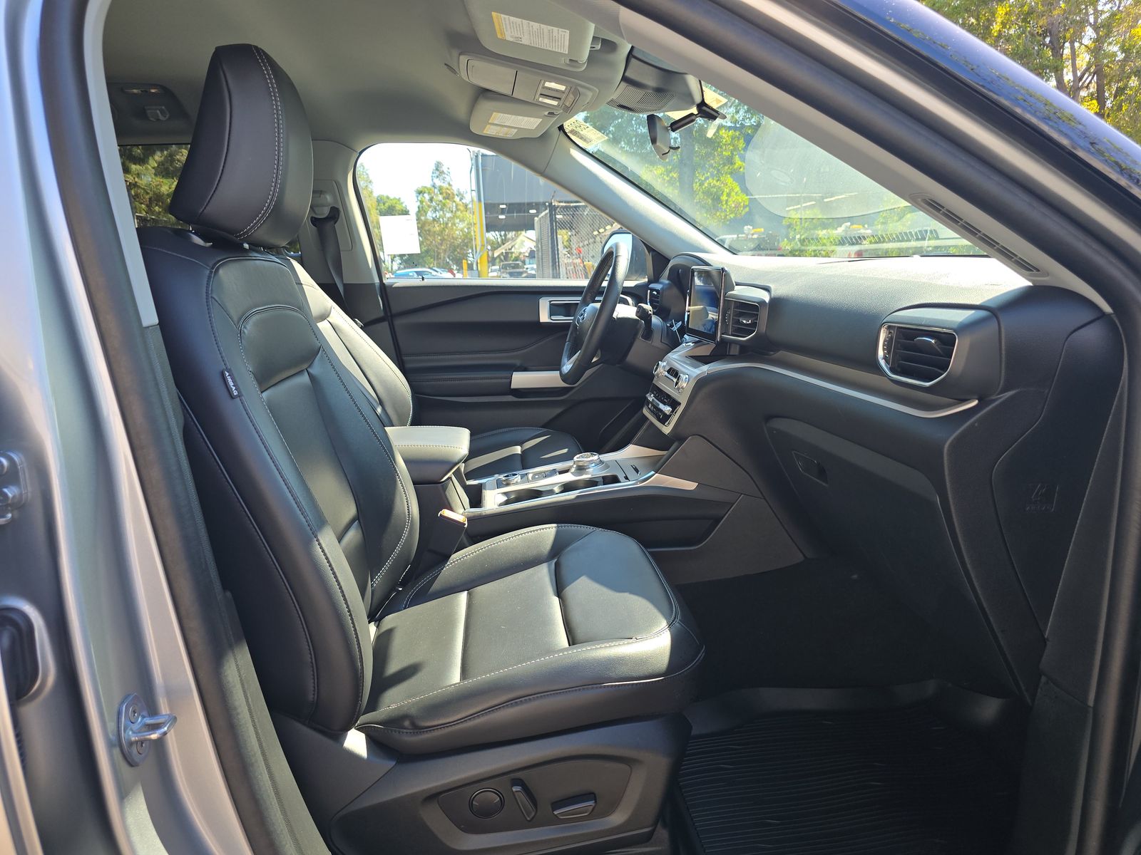 2023 Ford Explorer XLT AWD