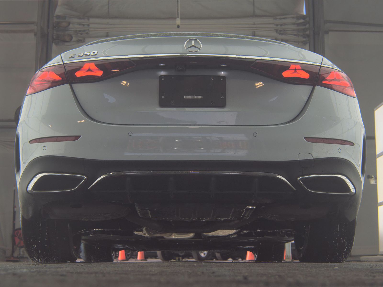 MERCEDES-BENZ E-CLASS - 8