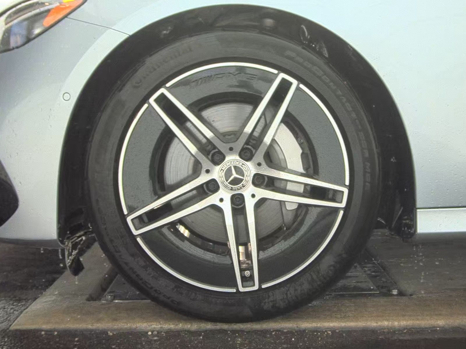 MERCEDES-BENZ E-CLASS - 10