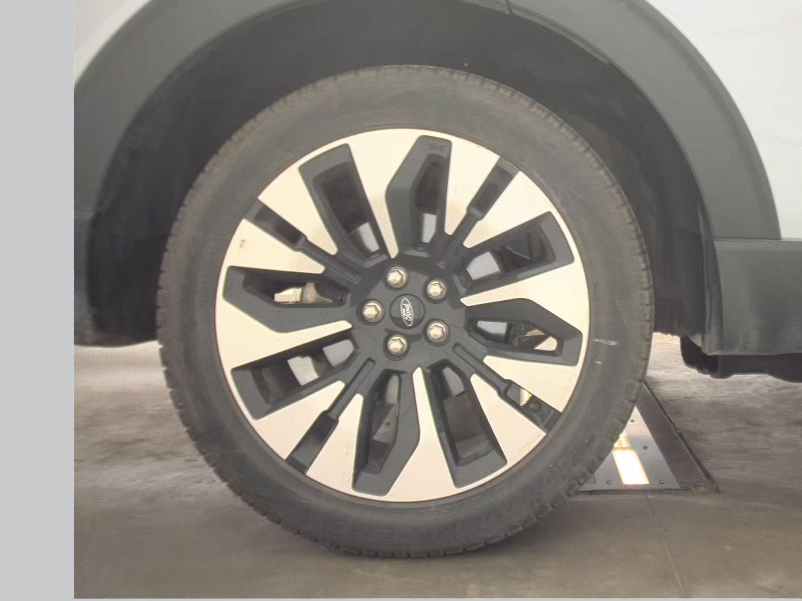 2025 Ford Explorer Platinum AWD