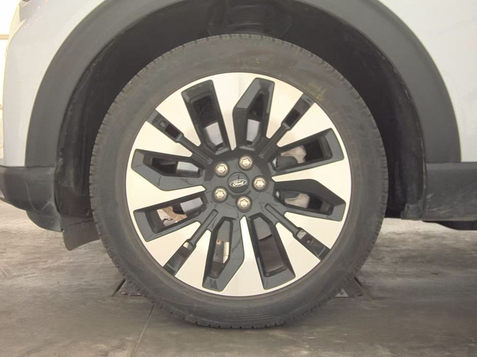 2025 Ford Explorer Platinum AWD