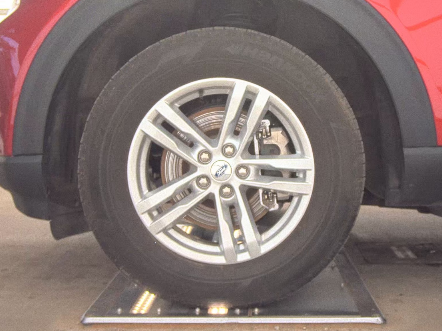 2023 Ford Explorer XLT AWD