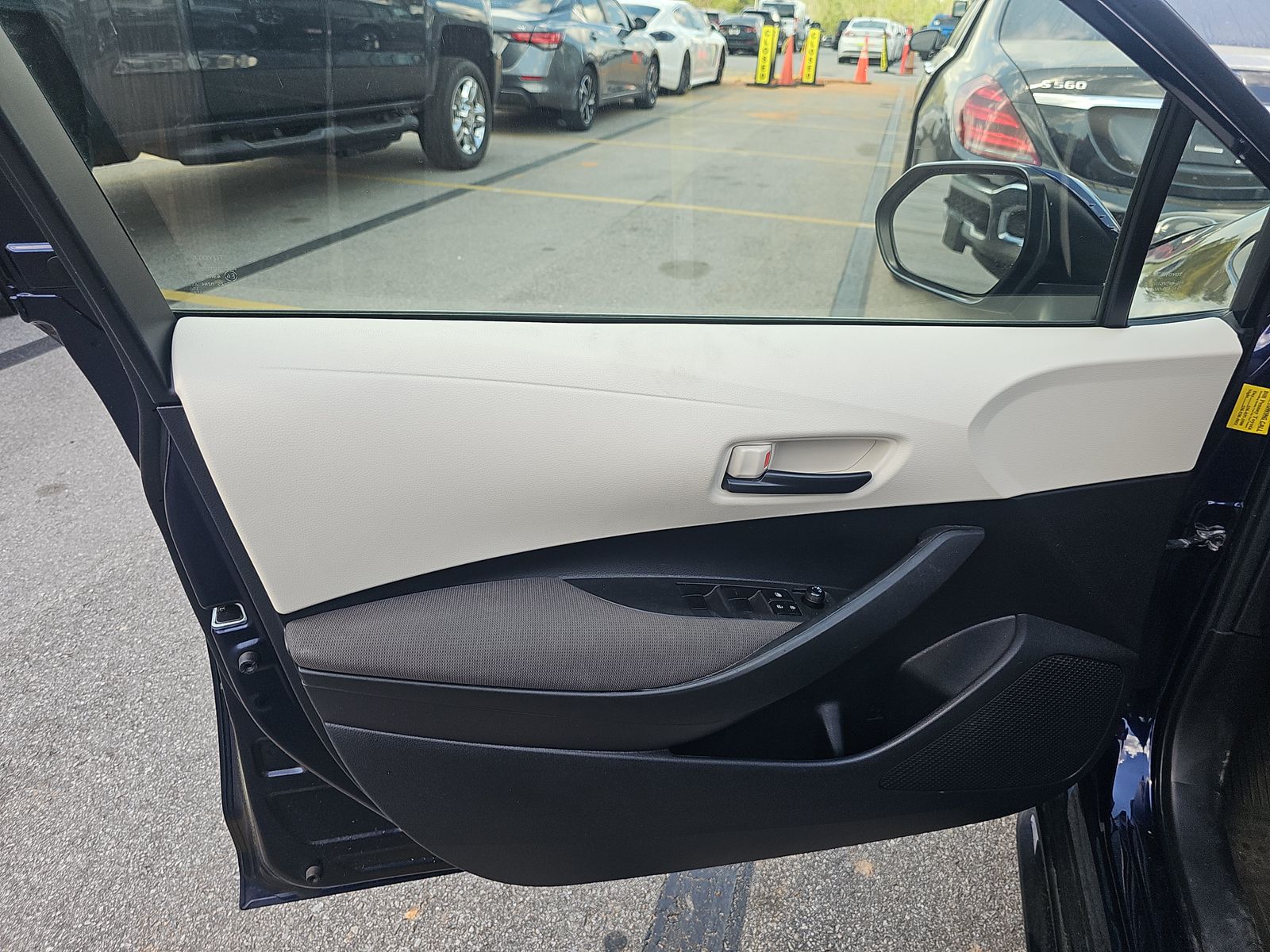 2022 Toyota Corolla LE FWD