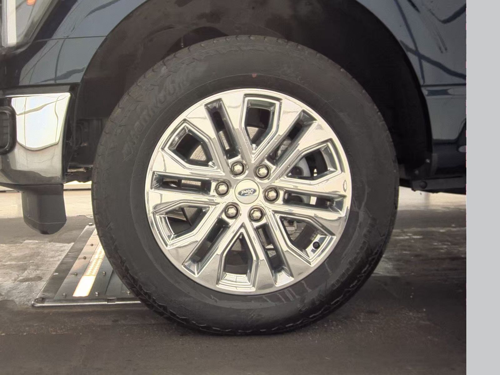 2025 Ford F-150 Hybrid Lariat AWD