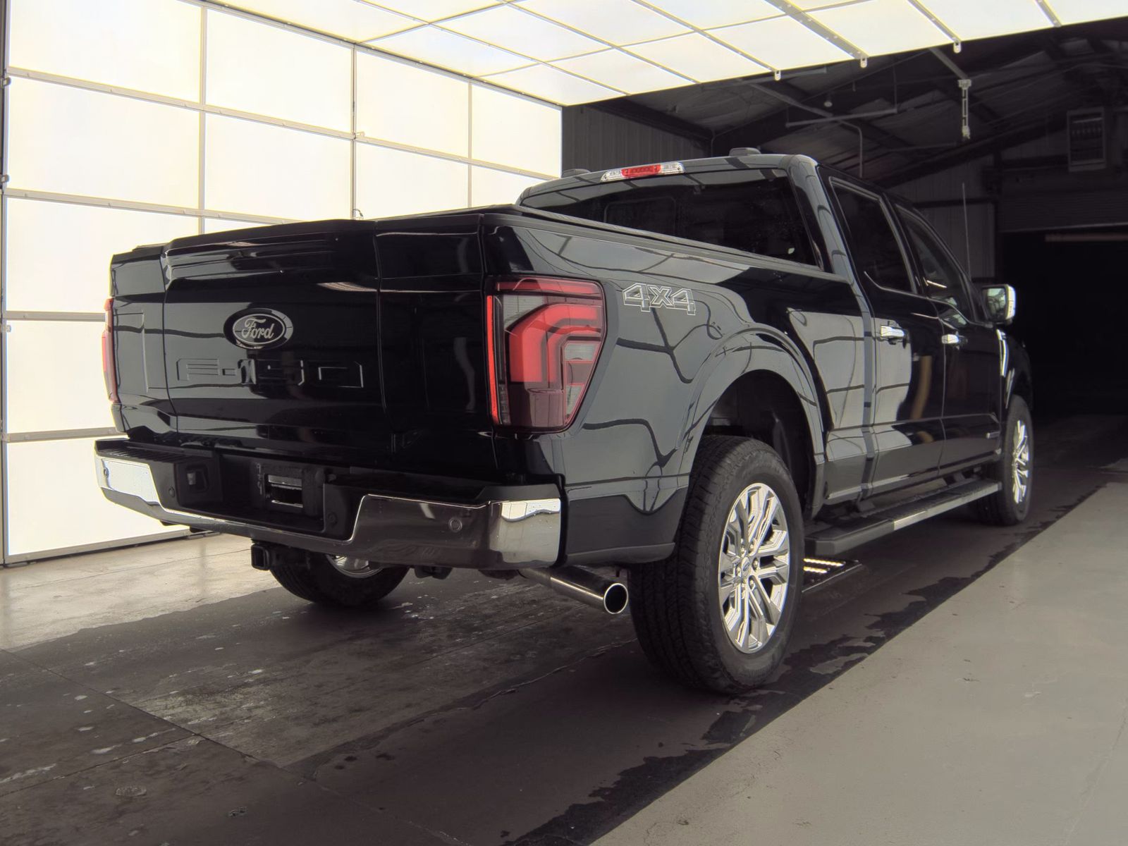 2025 Ford F-150 Hybrid Lariat AWD