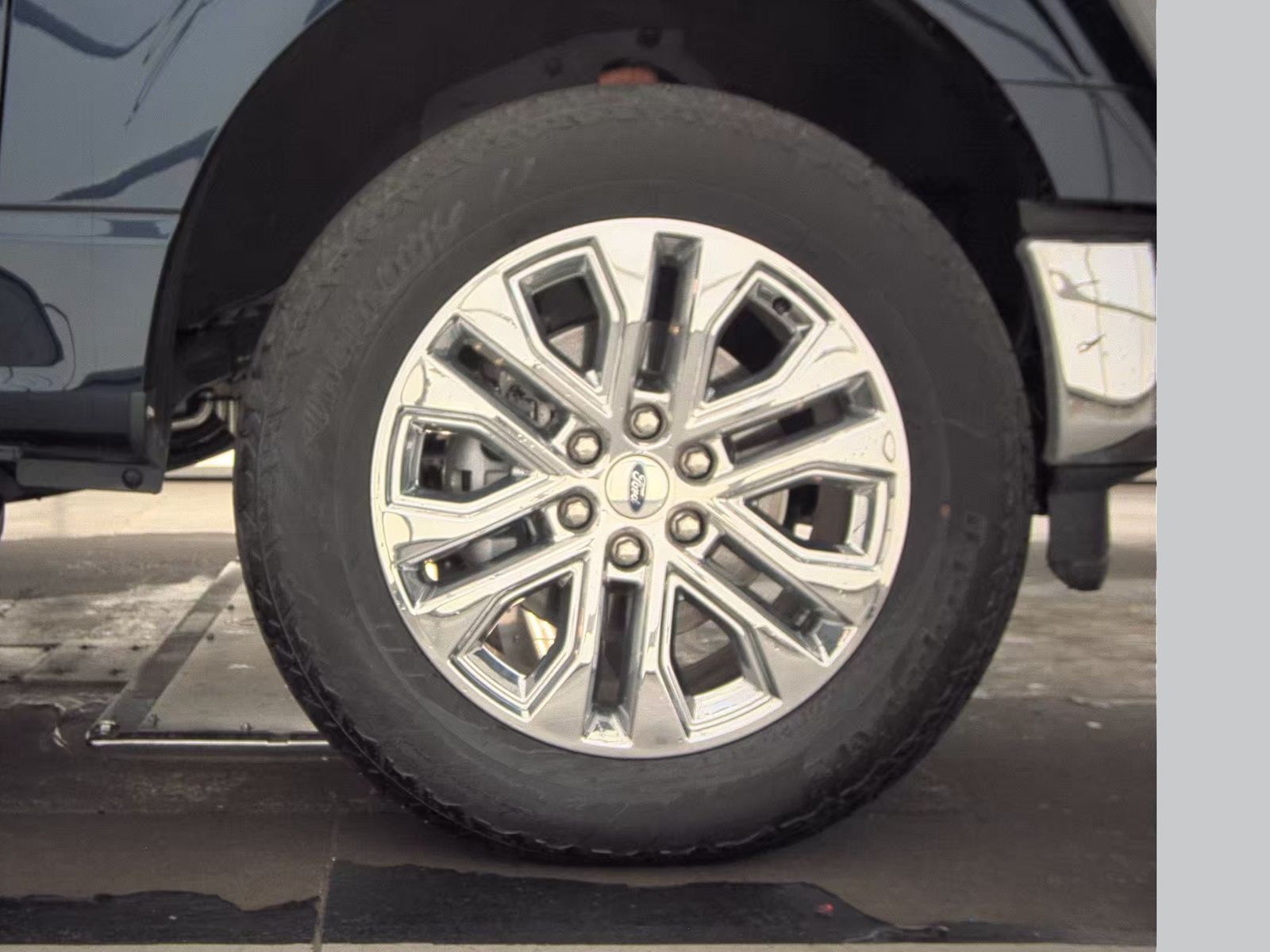 2025 Ford F-150 Hybrid Lariat AWD