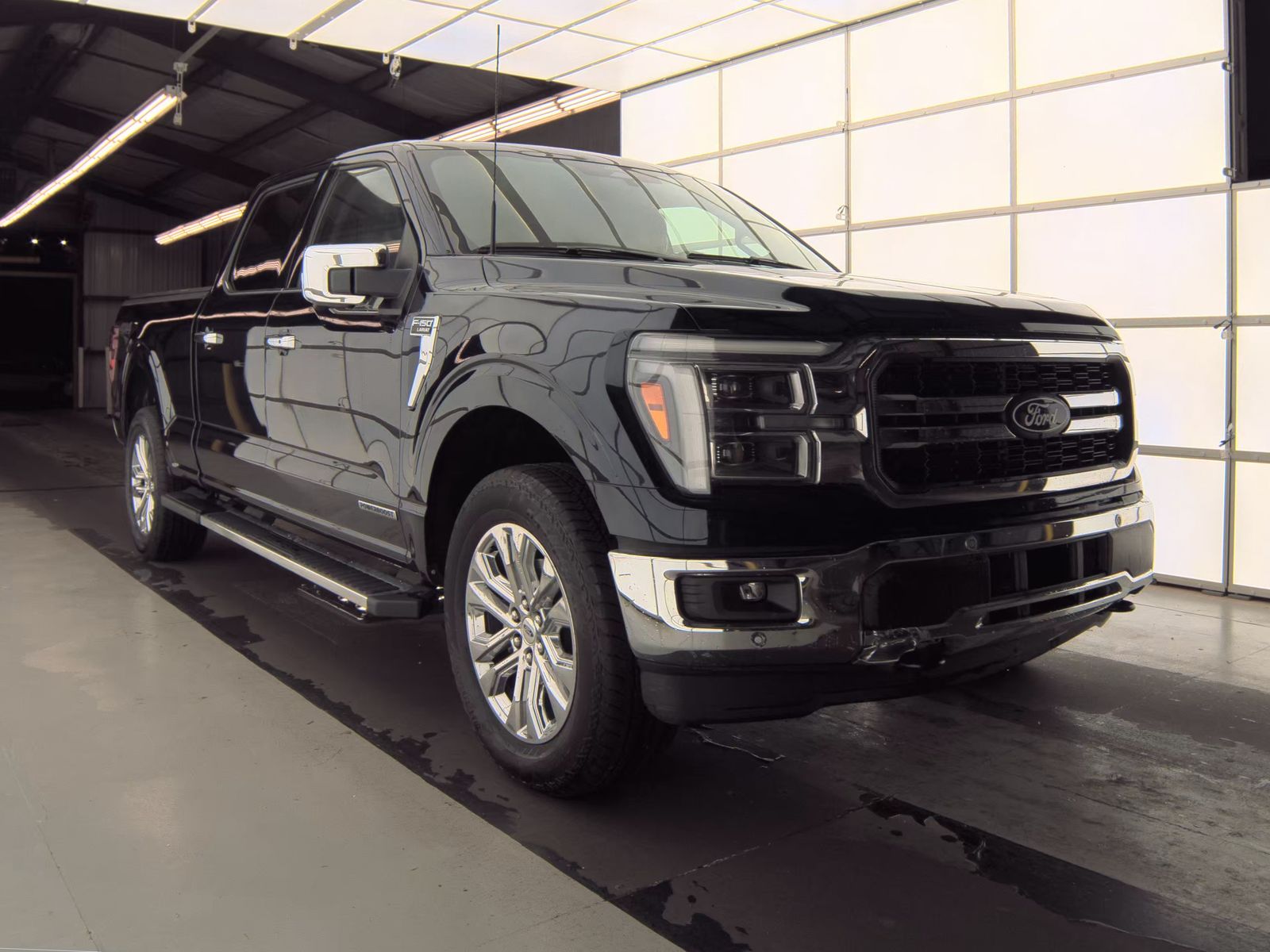 2025 Ford F-150 Hybrid Lariat AWD
