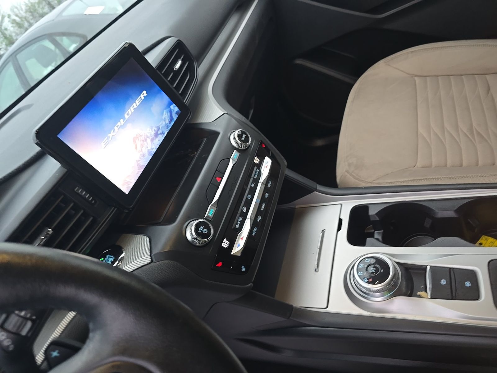 2020 Ford Explorer XLT RWD