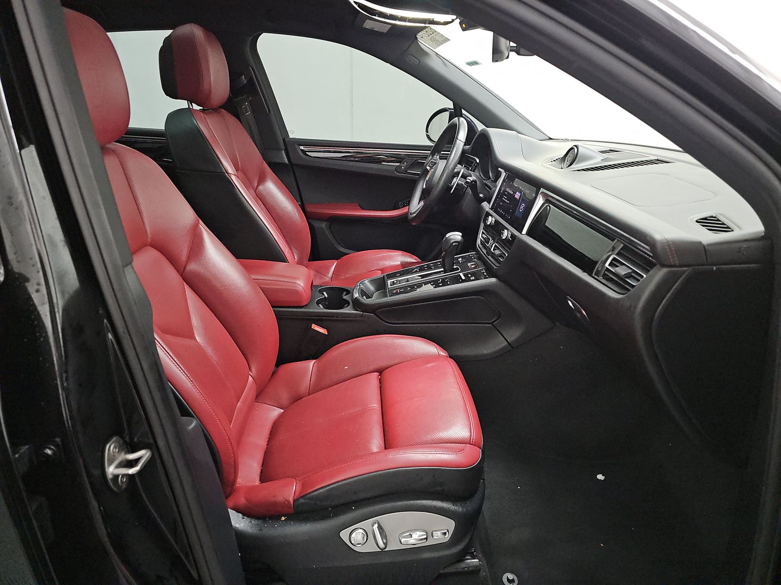 2023 Porsche Macan Base AWD