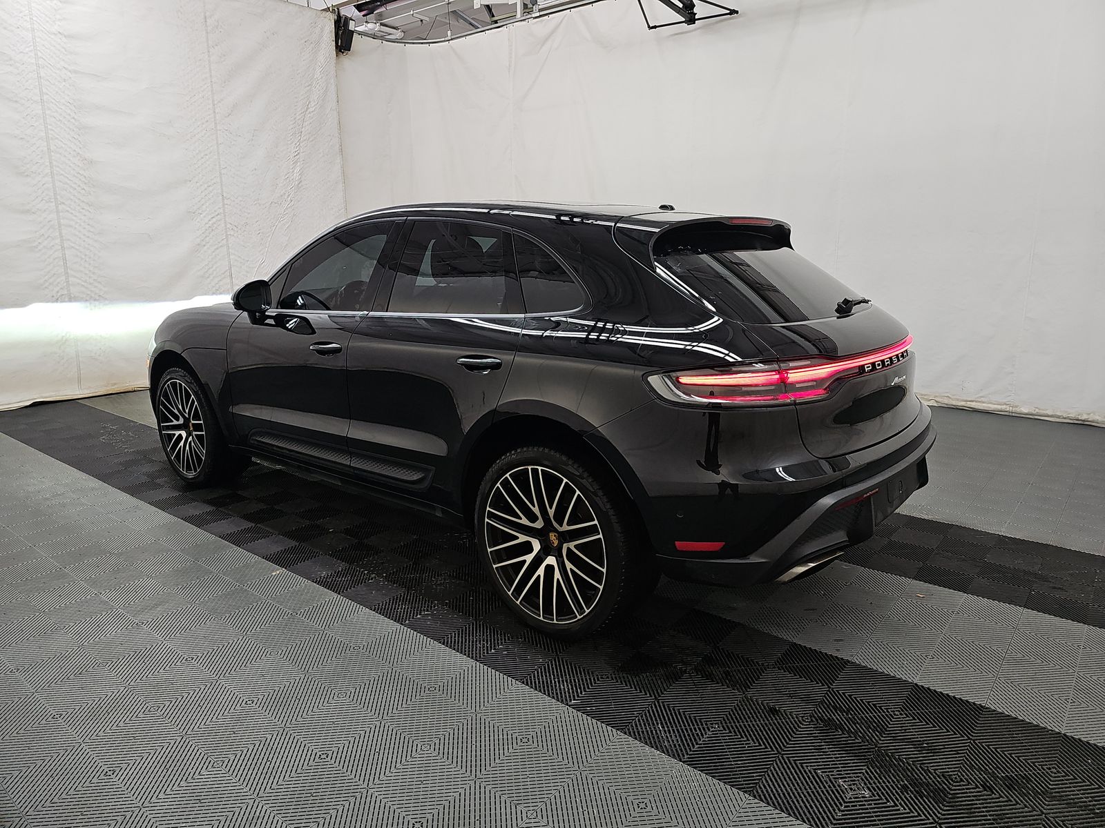 2023 Porsche Macan Base AWD