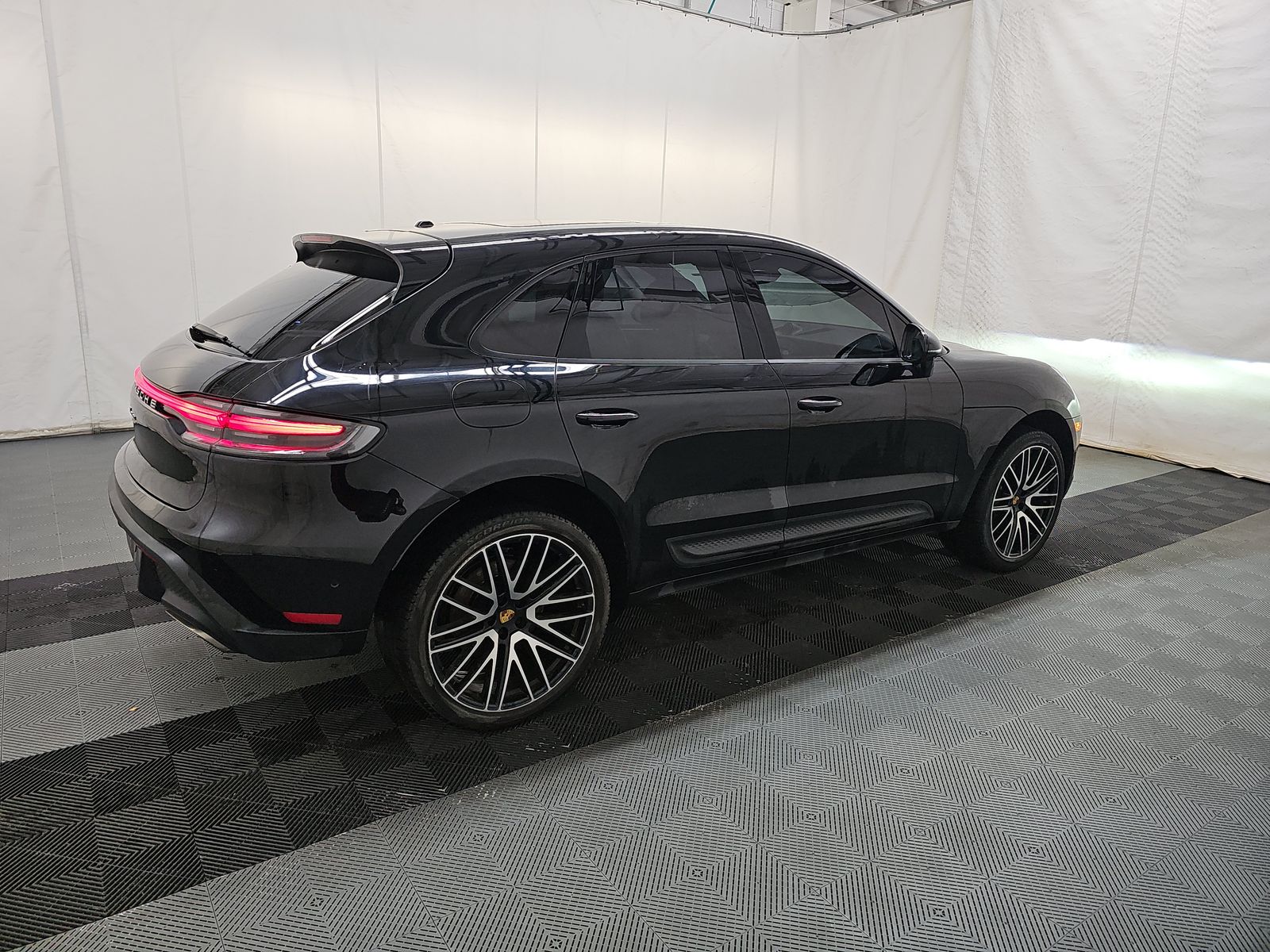 2023 Porsche Macan Base AWD
