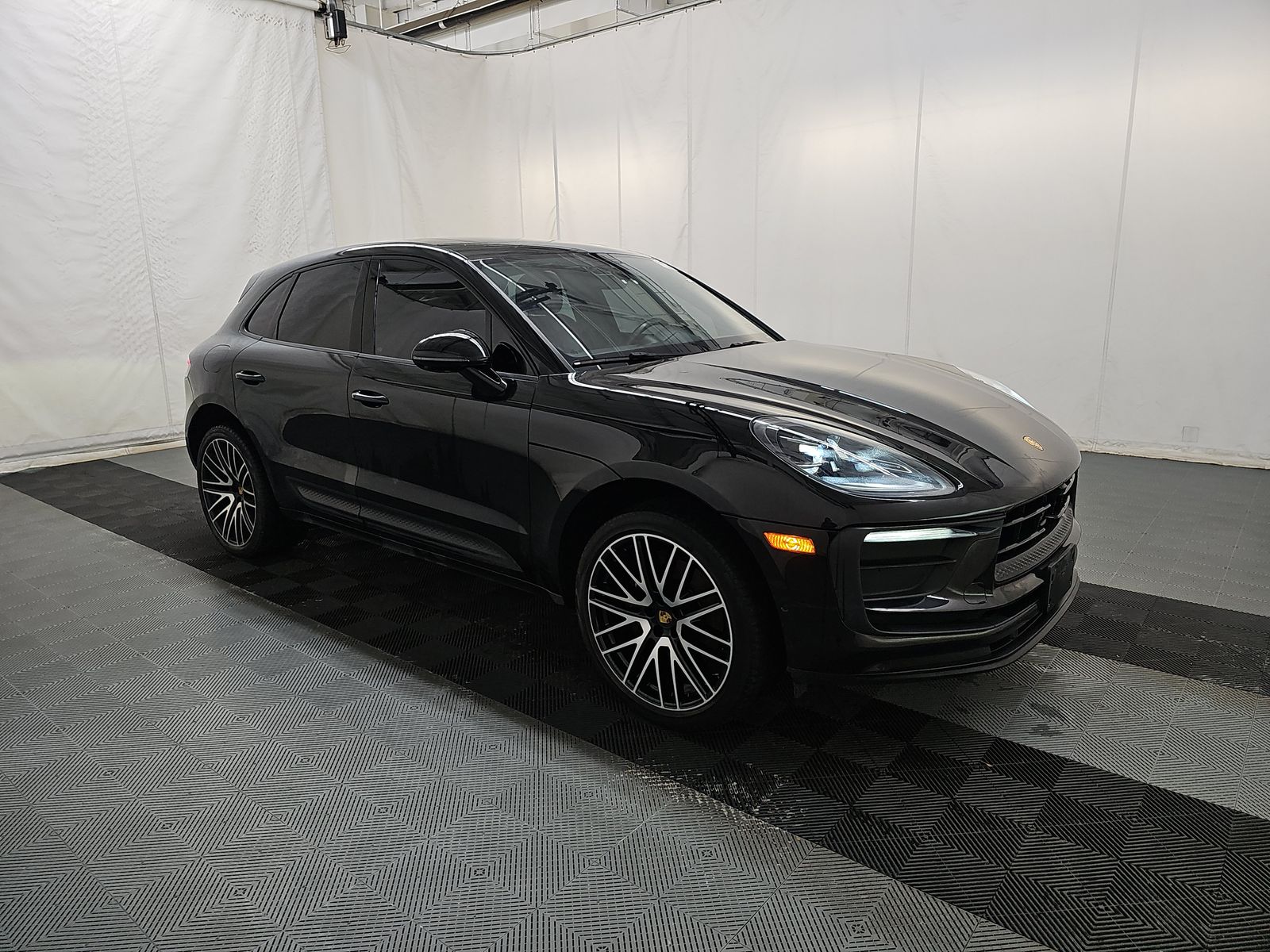 2023 Porsche Macan Base AWD