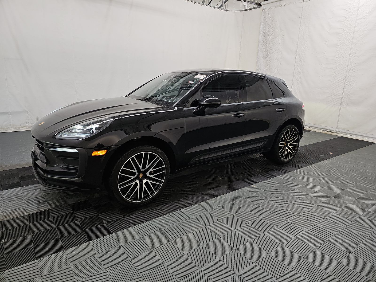 2023 Porsche Macan Base AWD