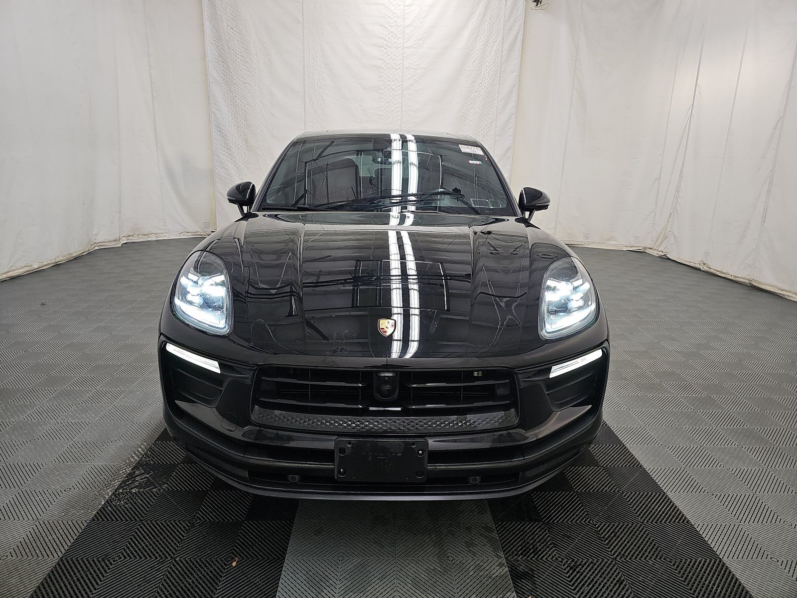 2023 Porsche Macan Base AWD