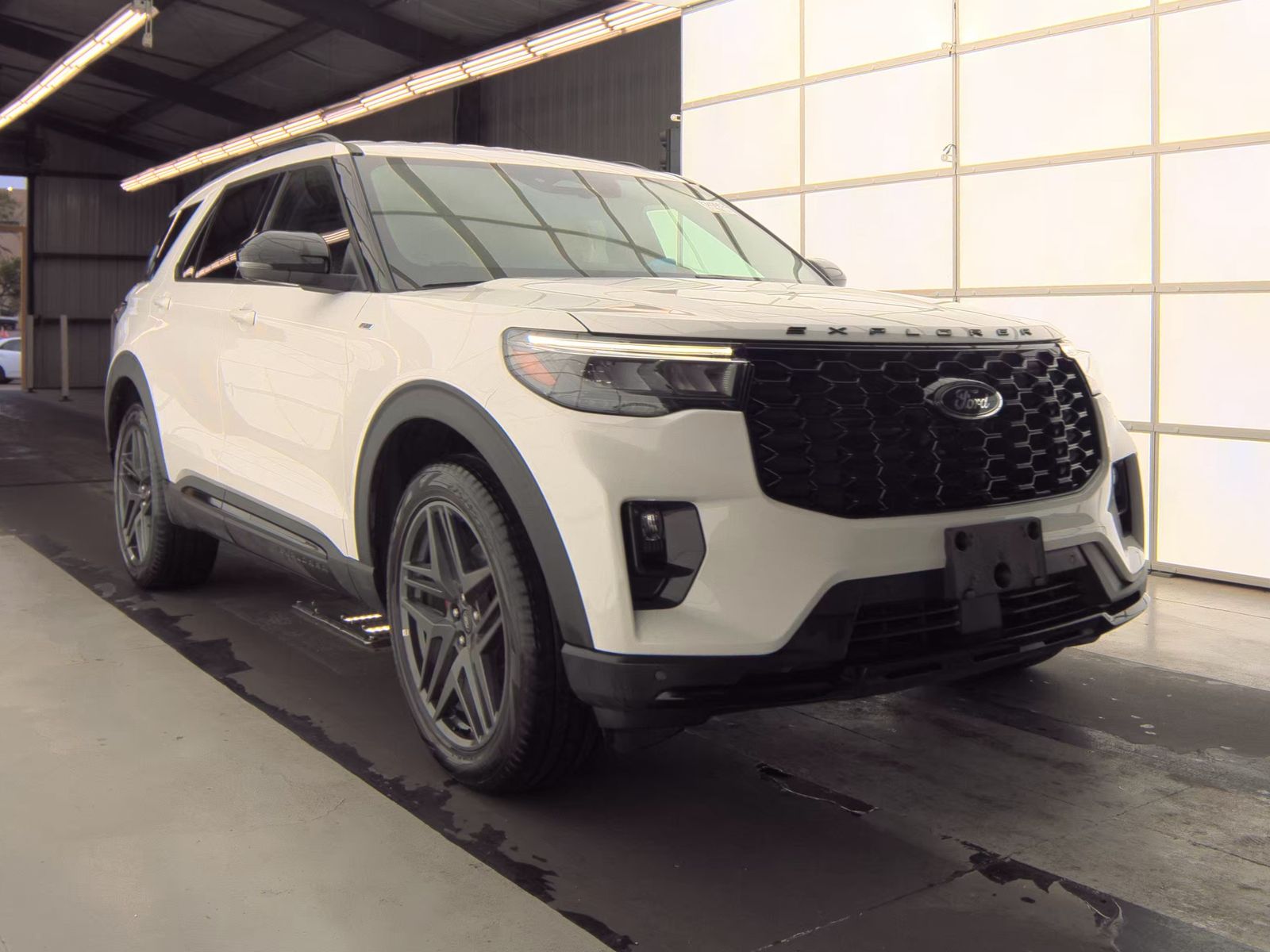 2025 Ford Explorer ST-Line AWD