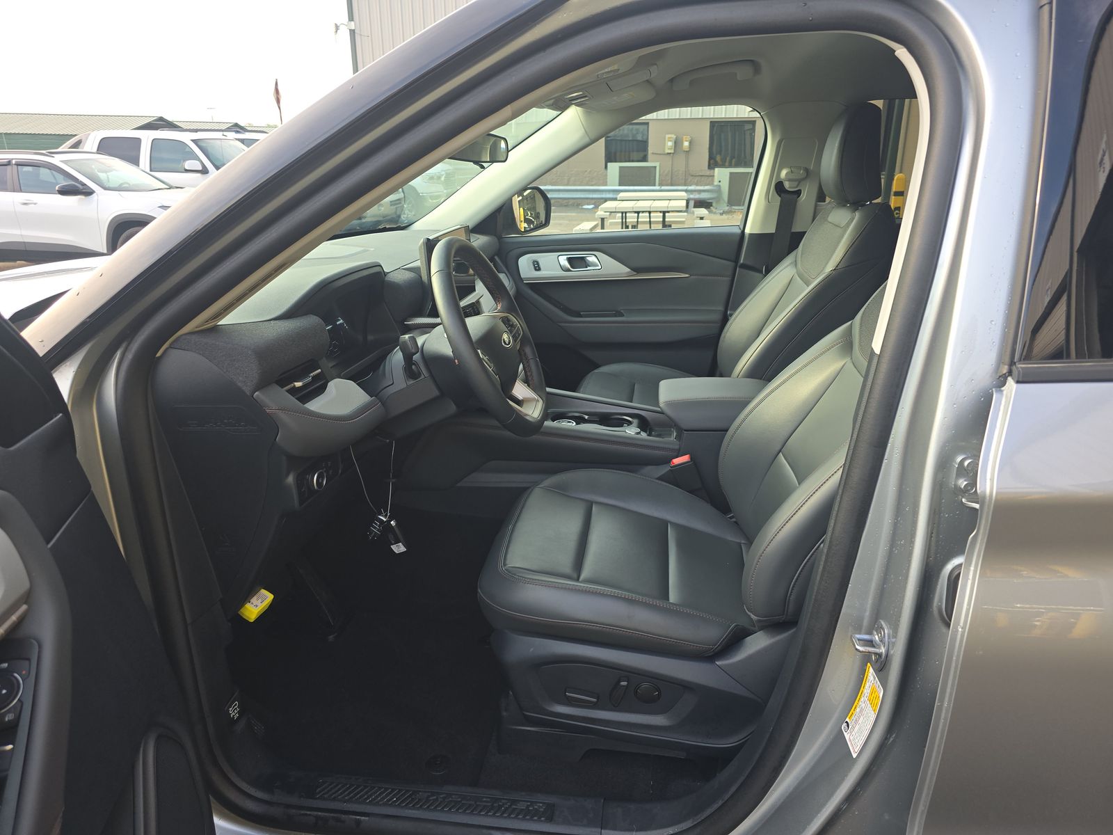 2025 Ford Explorer Active RWD