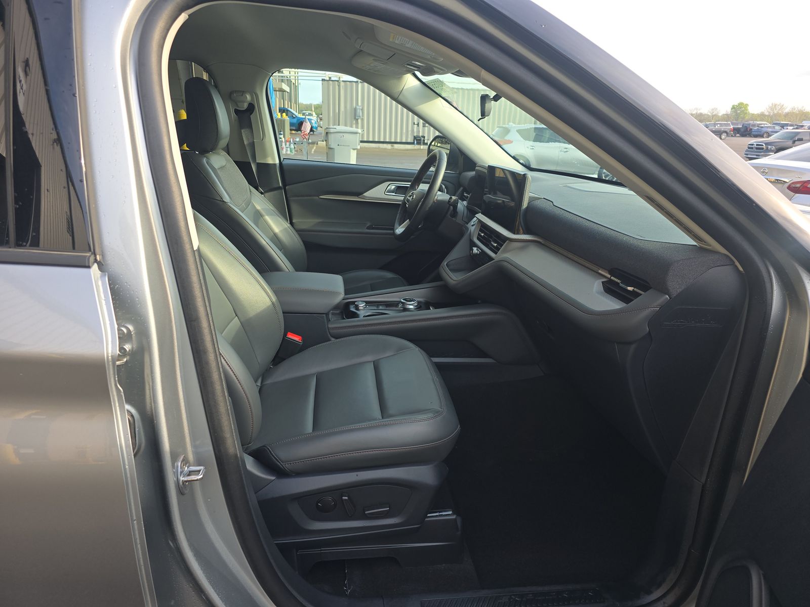 2025 Ford Explorer Active RWD