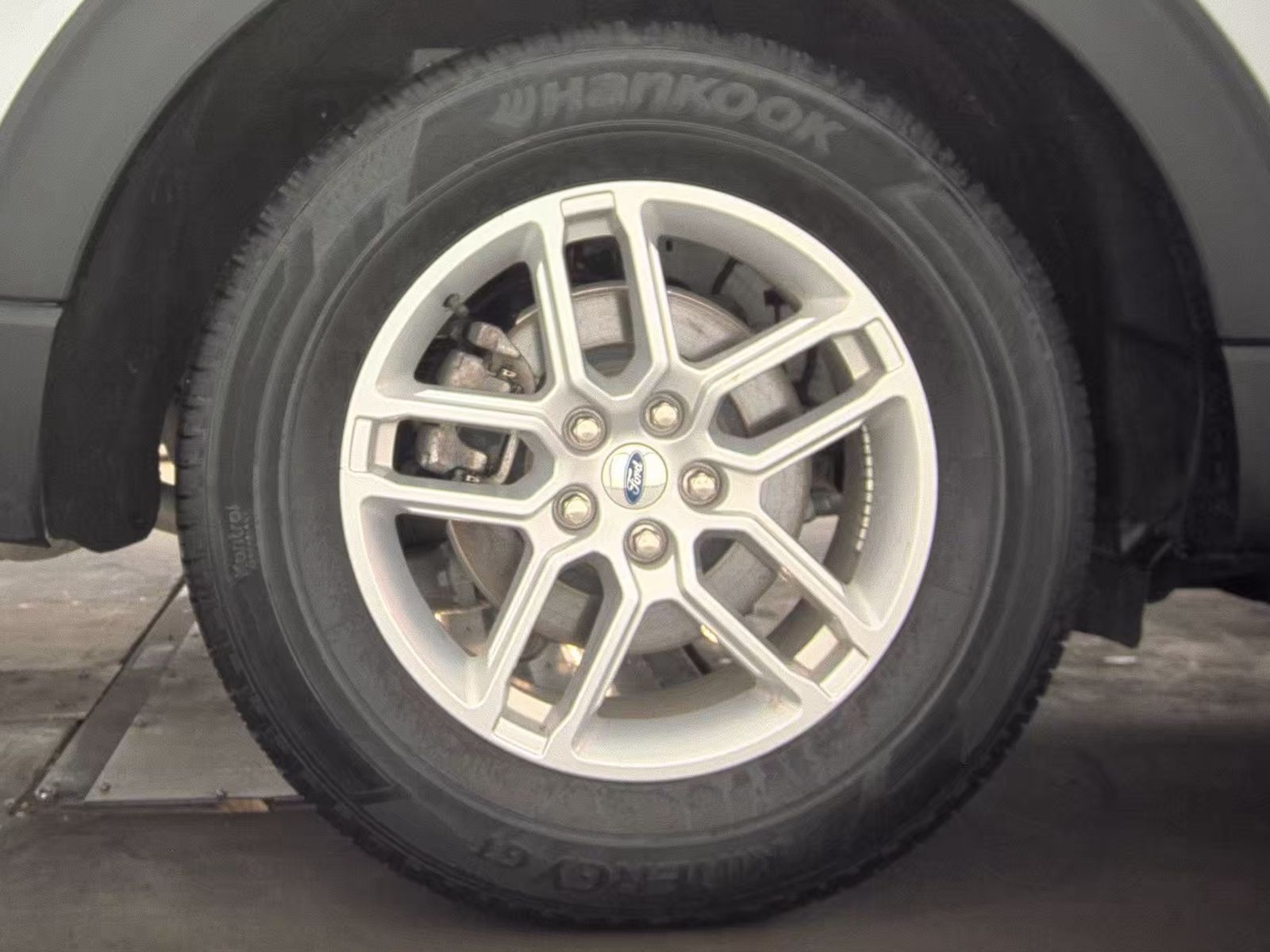 2025 Ford Explorer Active RWD