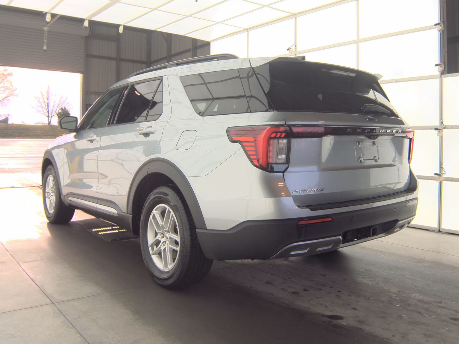 2025 Ford Explorer Active RWD