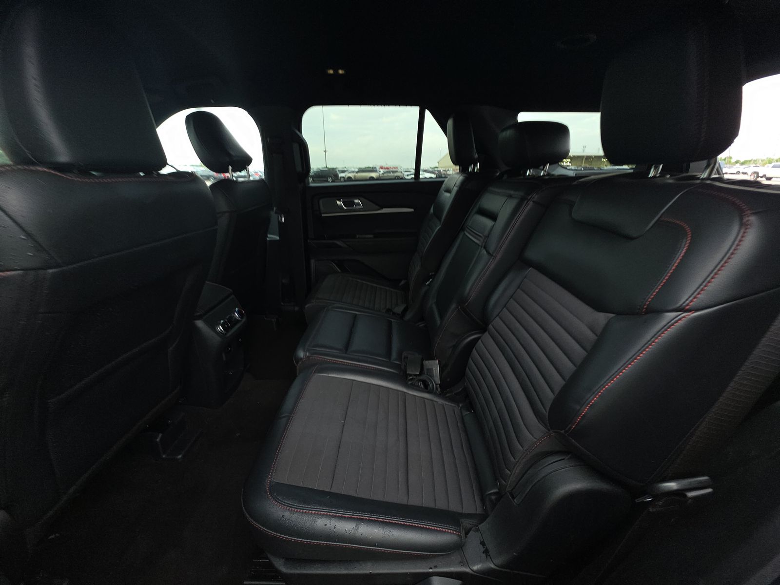 2025 Ford Explorer ST-Line AWD