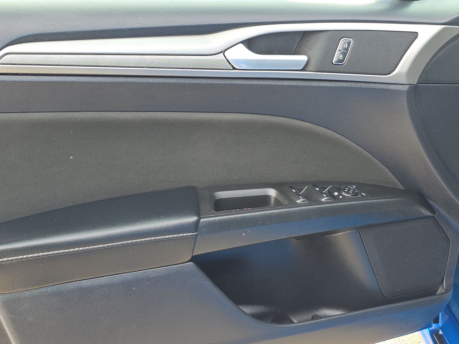 FORD FUSION - 10