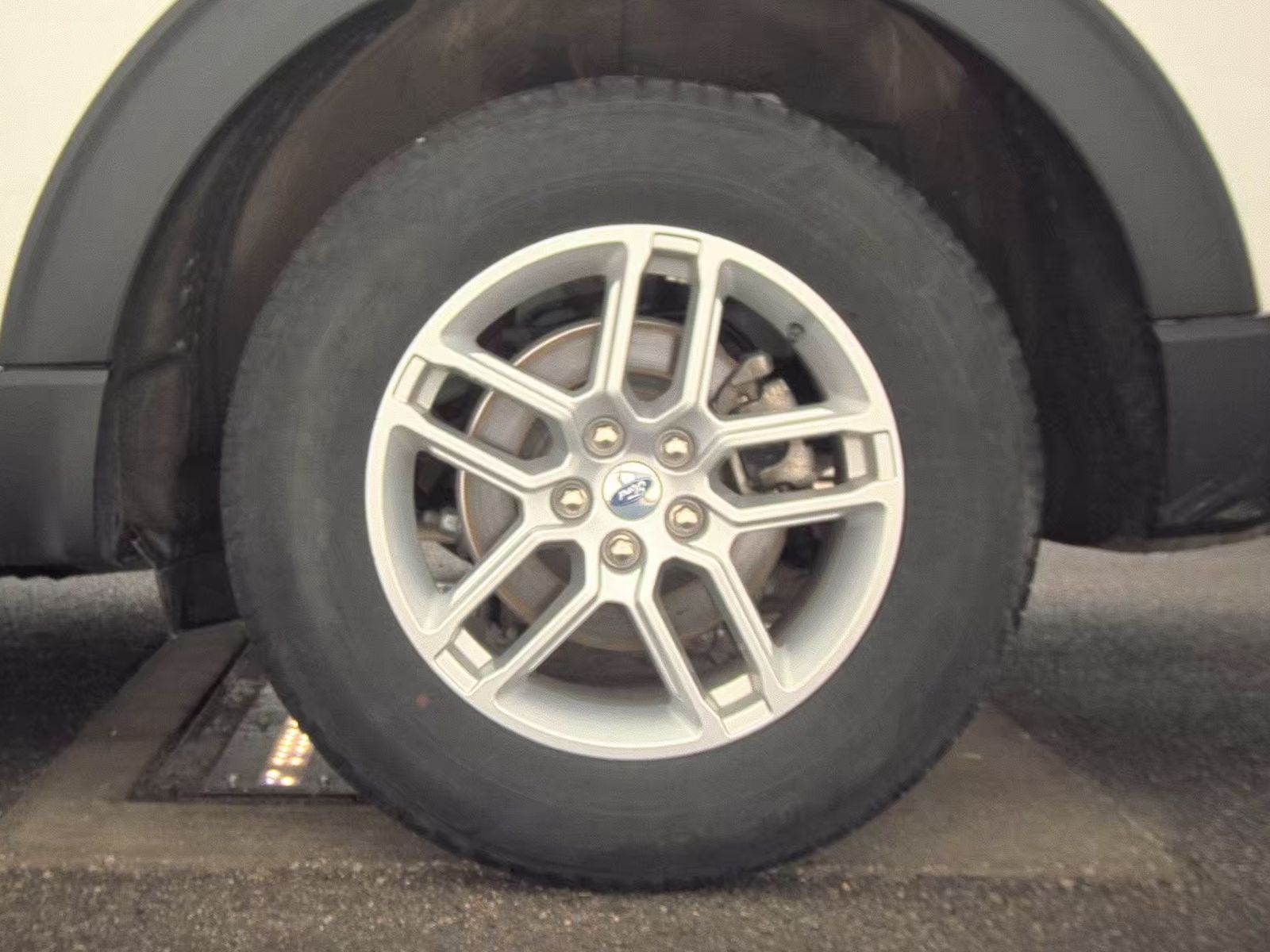 2025 Ford Explorer Active AWD