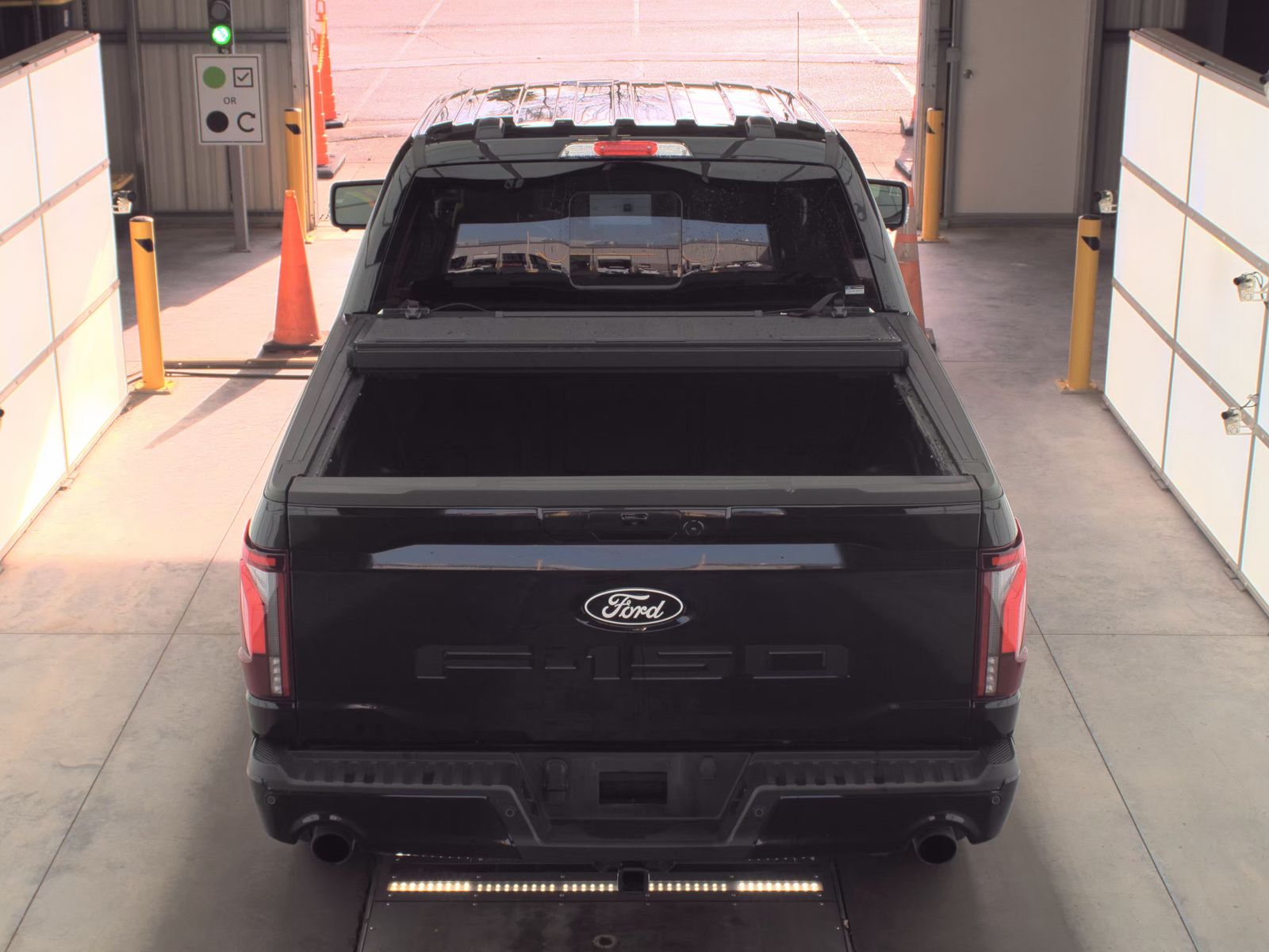 2025 Ford F-150 Hybrid Lariat AWD