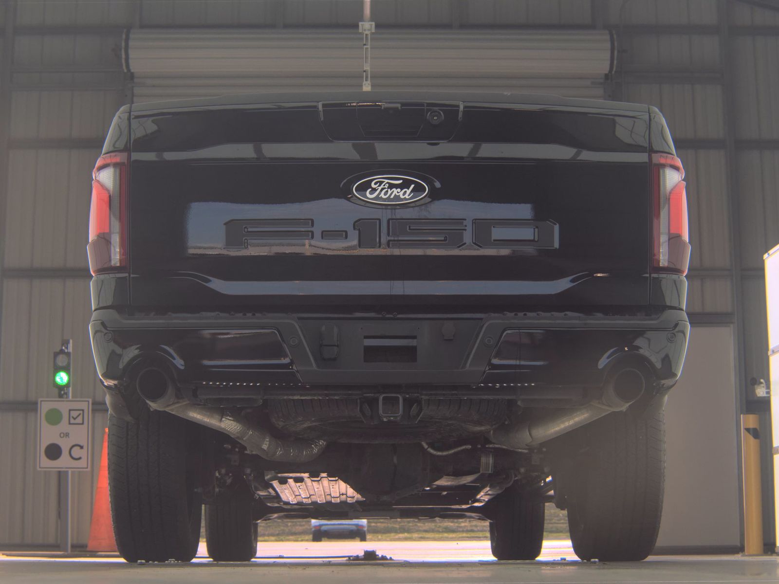 2025 Ford F-150 Hybrid Lariat AWD