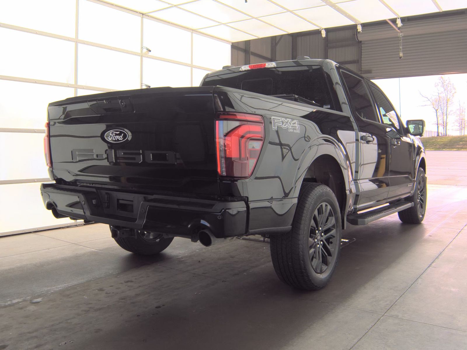 2025 Ford F-150 Hybrid Lariat AWD