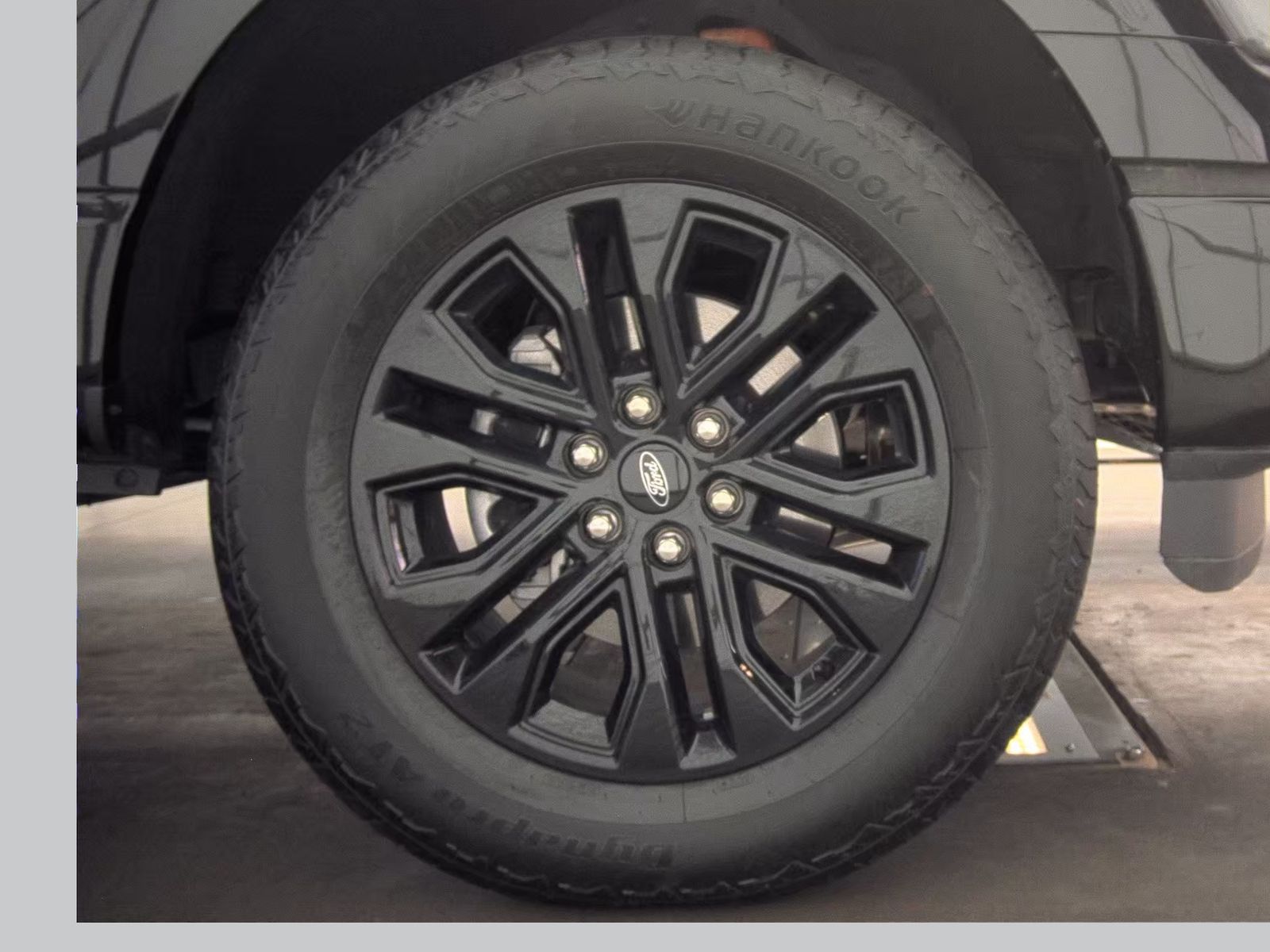 2025 Ford F-150 Hybrid Lariat AWD