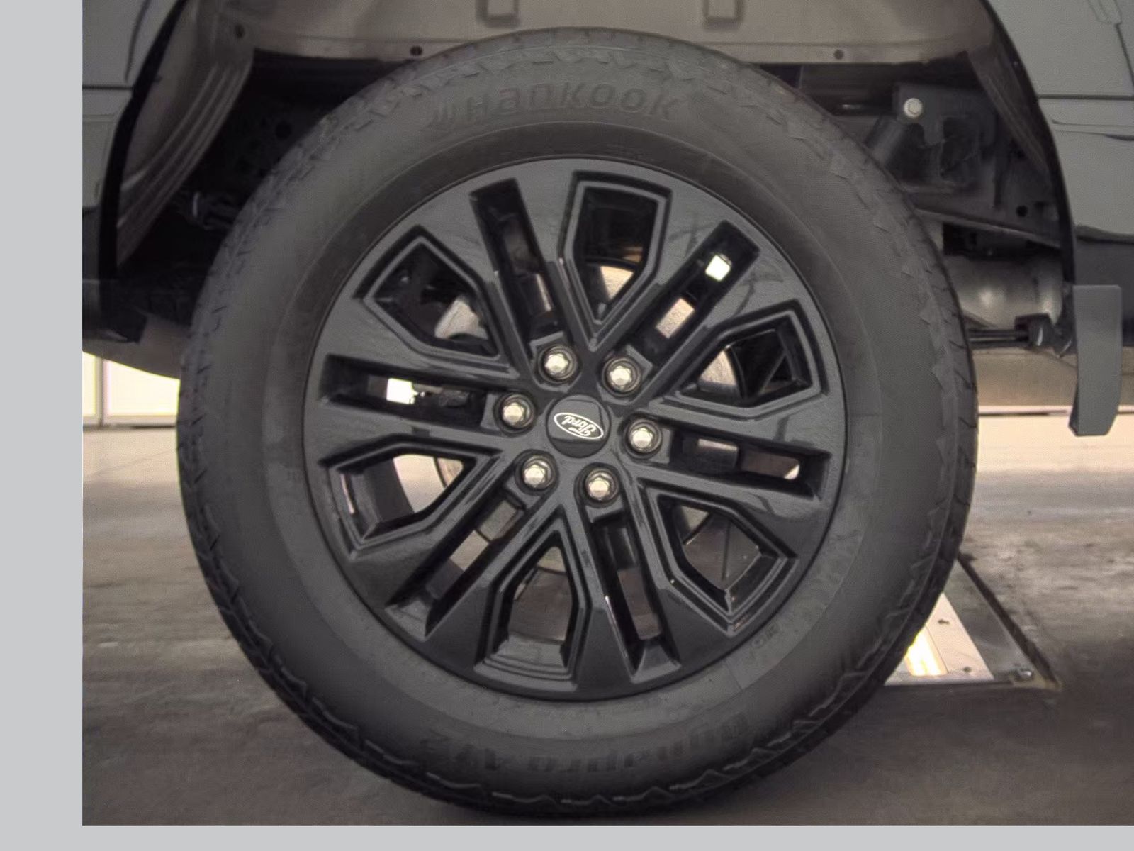 2025 Ford F-150 Hybrid Lariat AWD