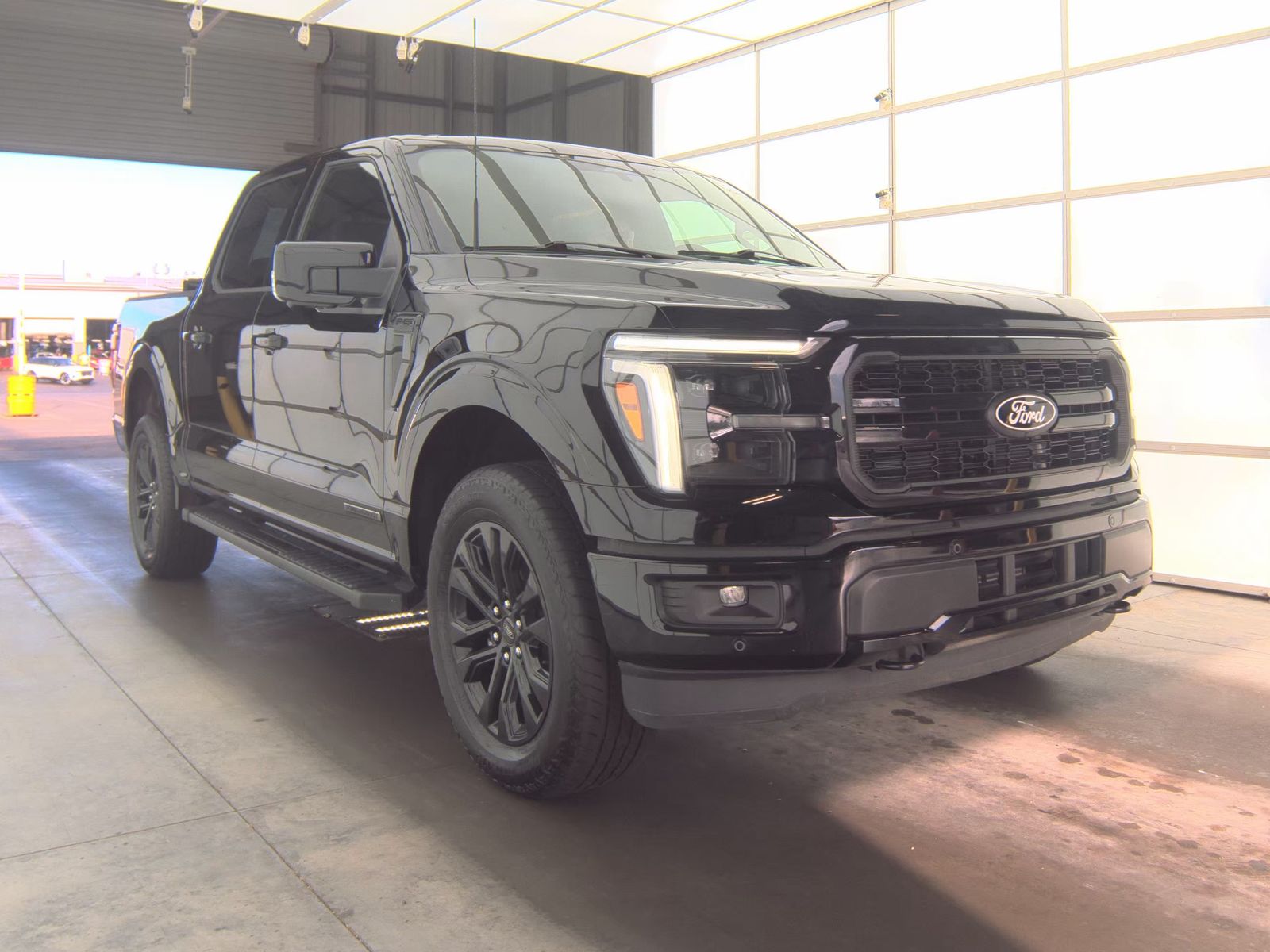 2025 Ford F-150 Hybrid Lariat AWD