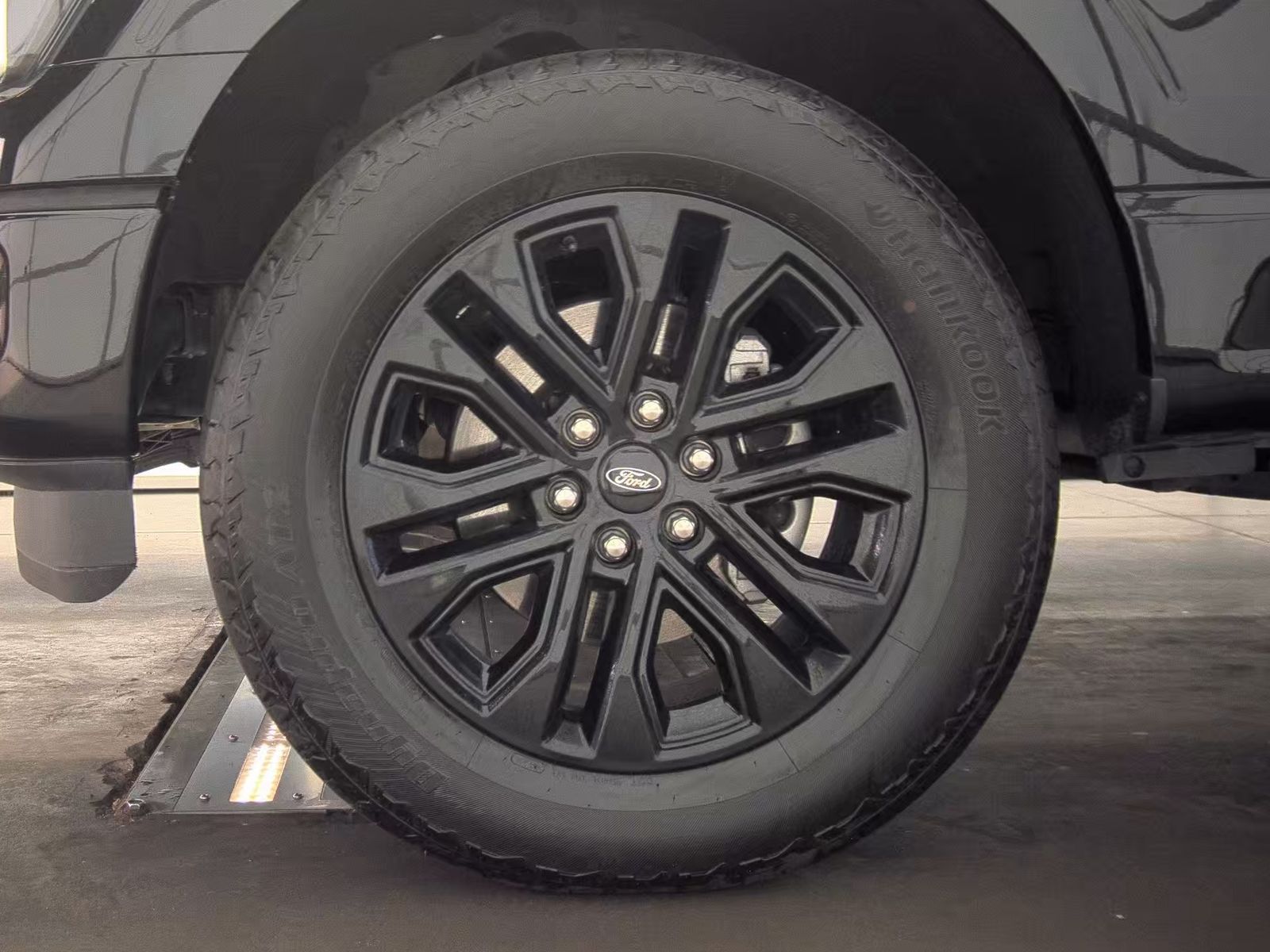 2025 Ford F-150 Hybrid Lariat AWD