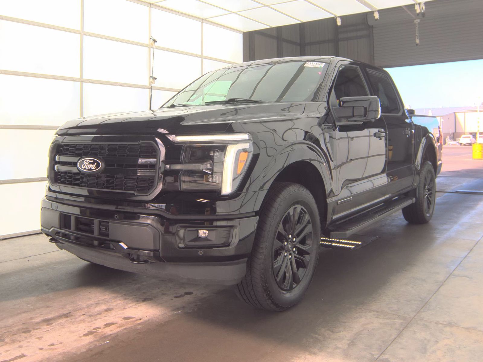 2025 Ford F-150 Hybrid Lariat AWD