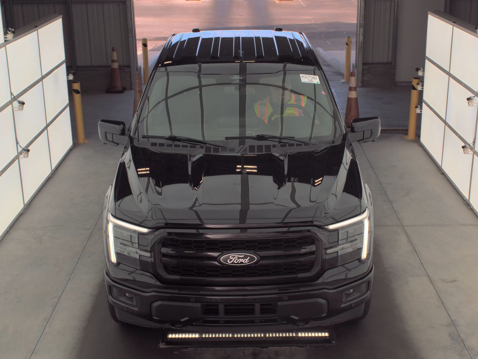 2025 Ford F-150 Hybrid Lariat AWD