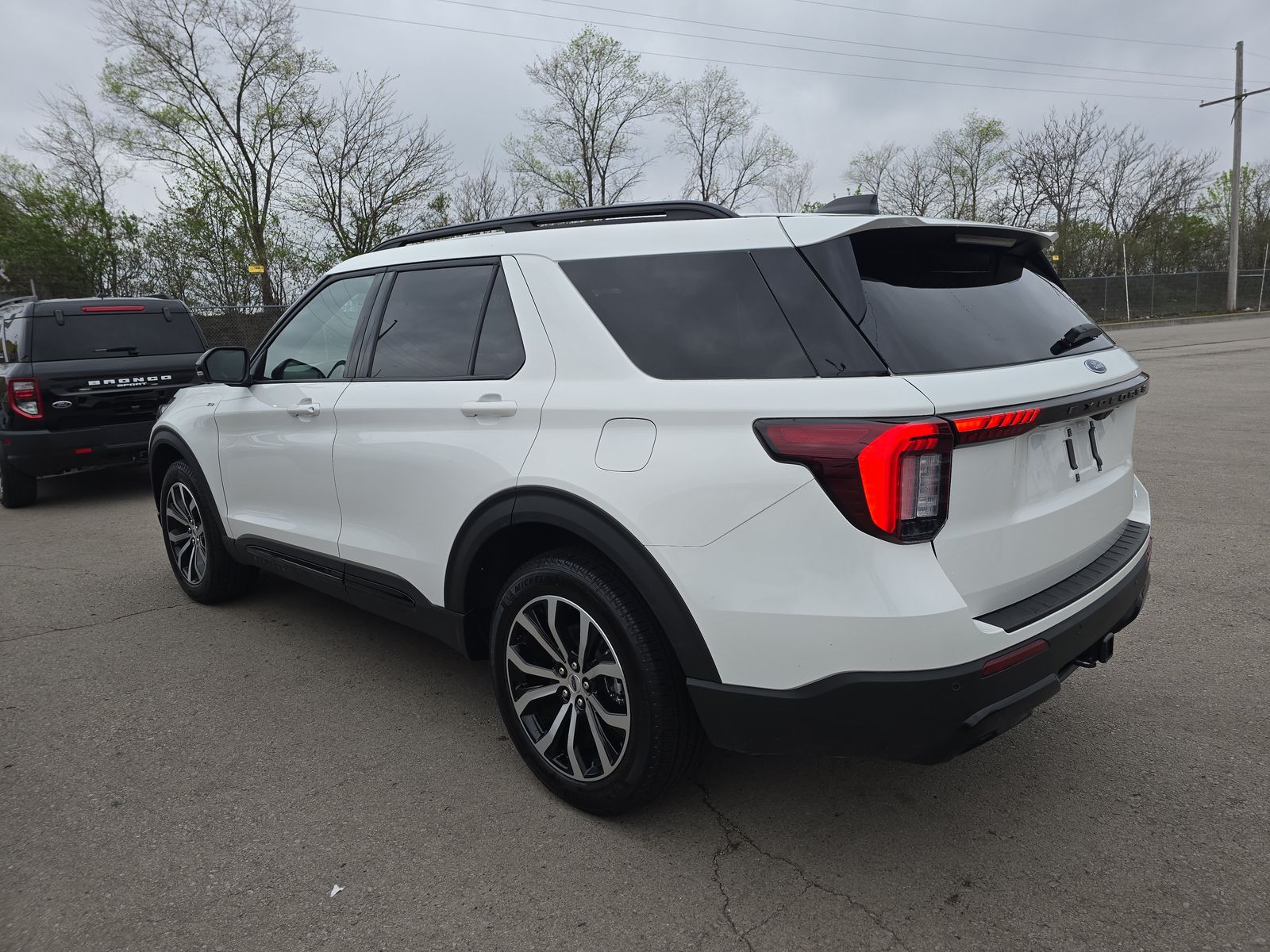2025 Ford Explorer ST-Line AWD