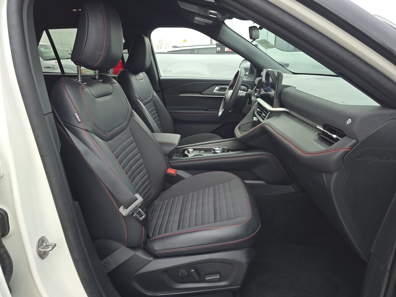 2025 Ford Explorer ST-Line AWD