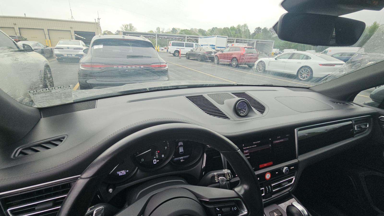 2022 Porsche Macan Base AWD
