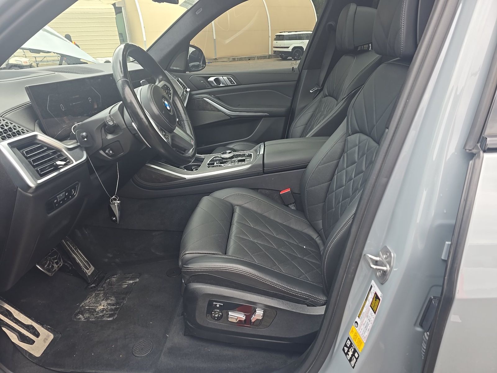 2023 BMW X7 xDrive40i AWD