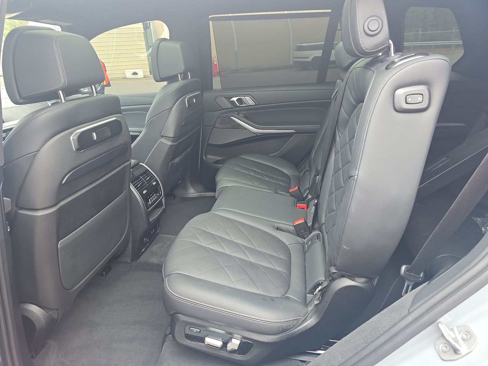 2023 BMW X7 xDrive40i AWD