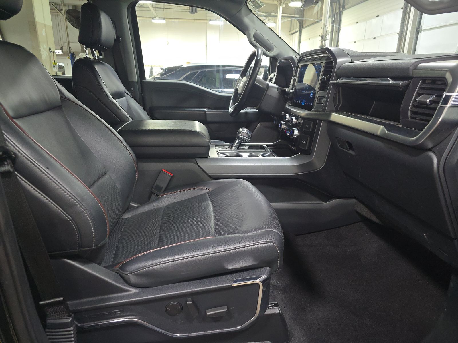 2023 Ford F-150 Lariat AWD