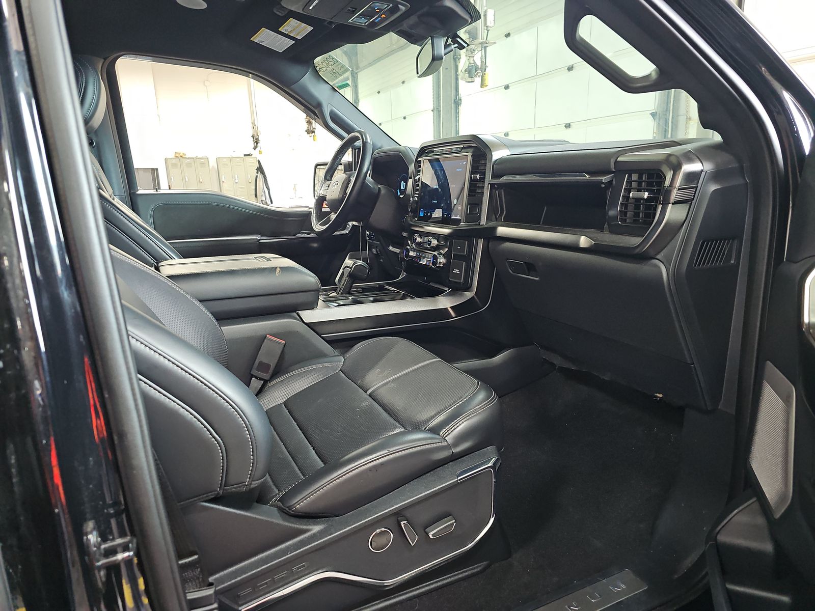 2022 Ford F-150 Platinum AWD