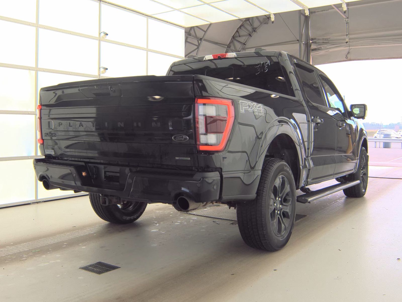 2022 Ford F-150 Platinum AWD