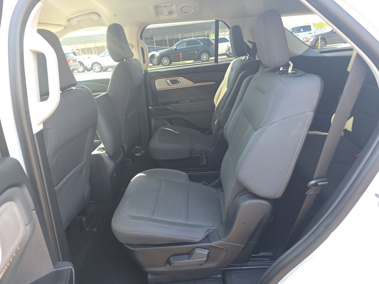 2025 Ford Explorer Active RWD