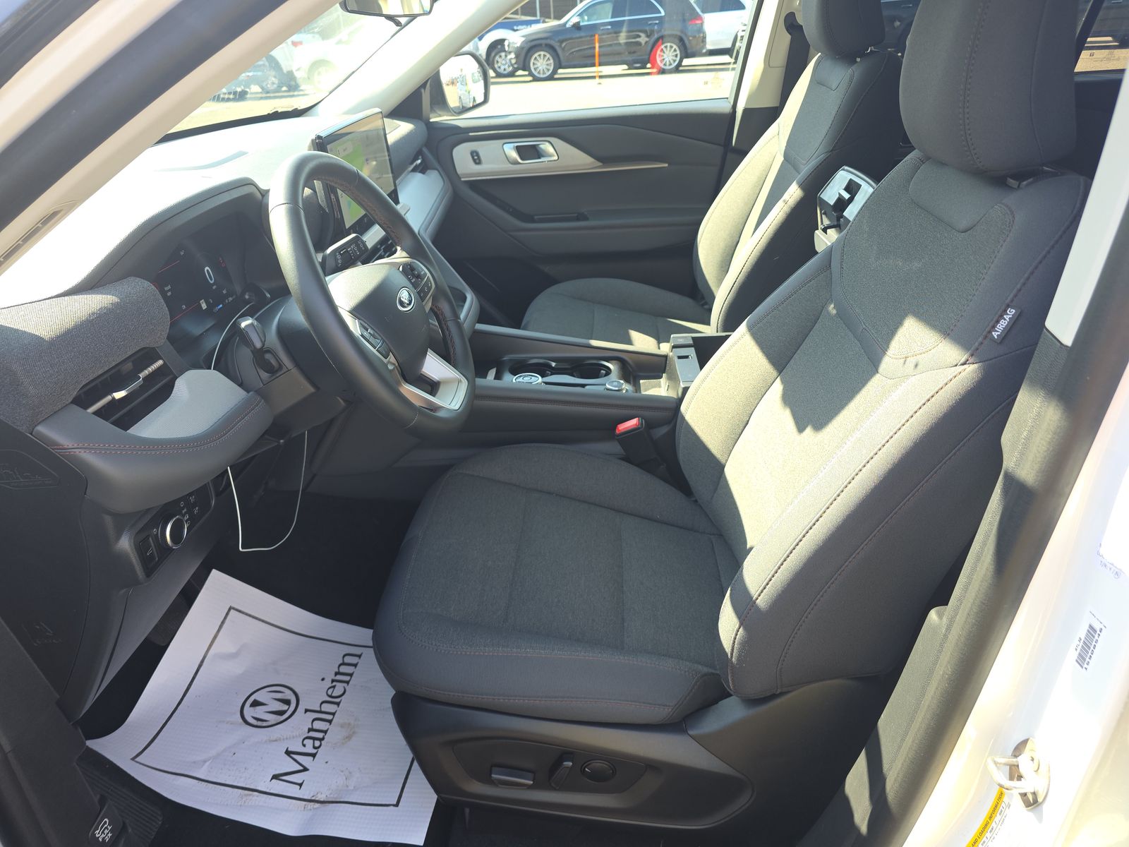 2025 Ford Explorer Active RWD