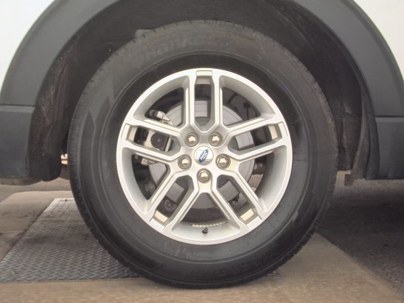 2025 Ford Explorer Active RWD