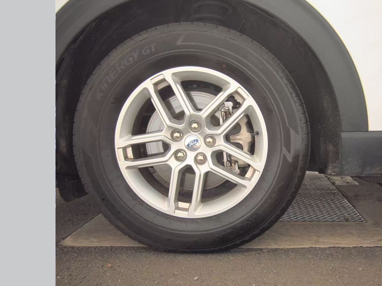 2025 Ford Explorer Active RWD