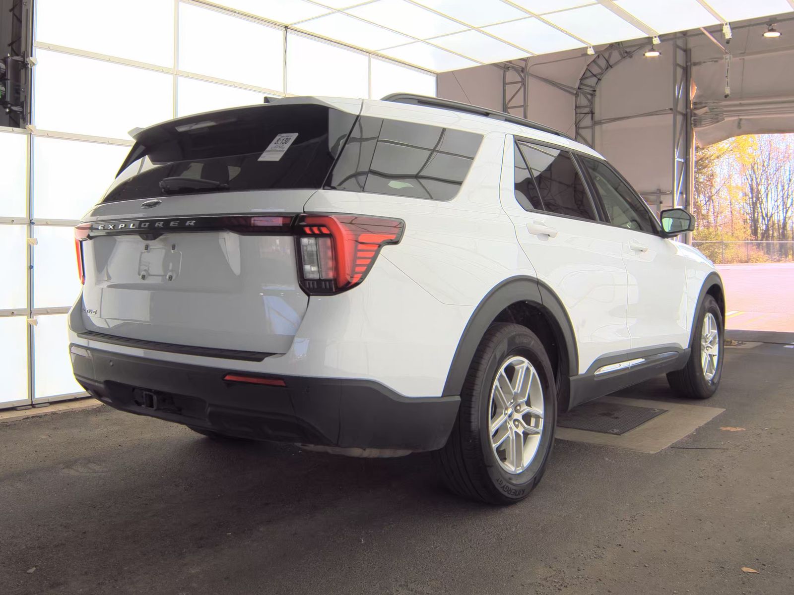 2025 Ford Explorer Active RWD