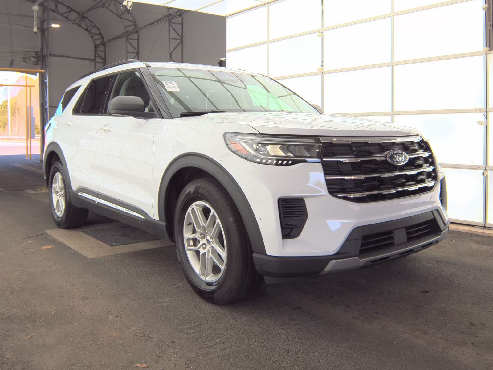 2025 Ford Explorer Active RWD